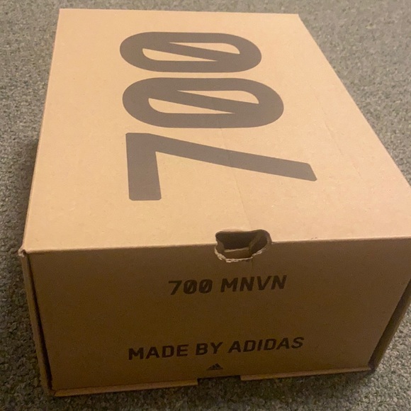 Yeezy 700 MNVN blue tint size US 4.5 - Picture 9 of 16